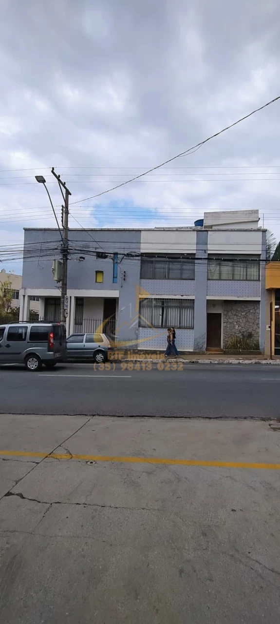 Imagens do imóveis CASA LOCAÇÃO subsolo garagem terreo  sala e banh 1ºAndar  5 quartos sendo 1 suite , banh social, lavanderia