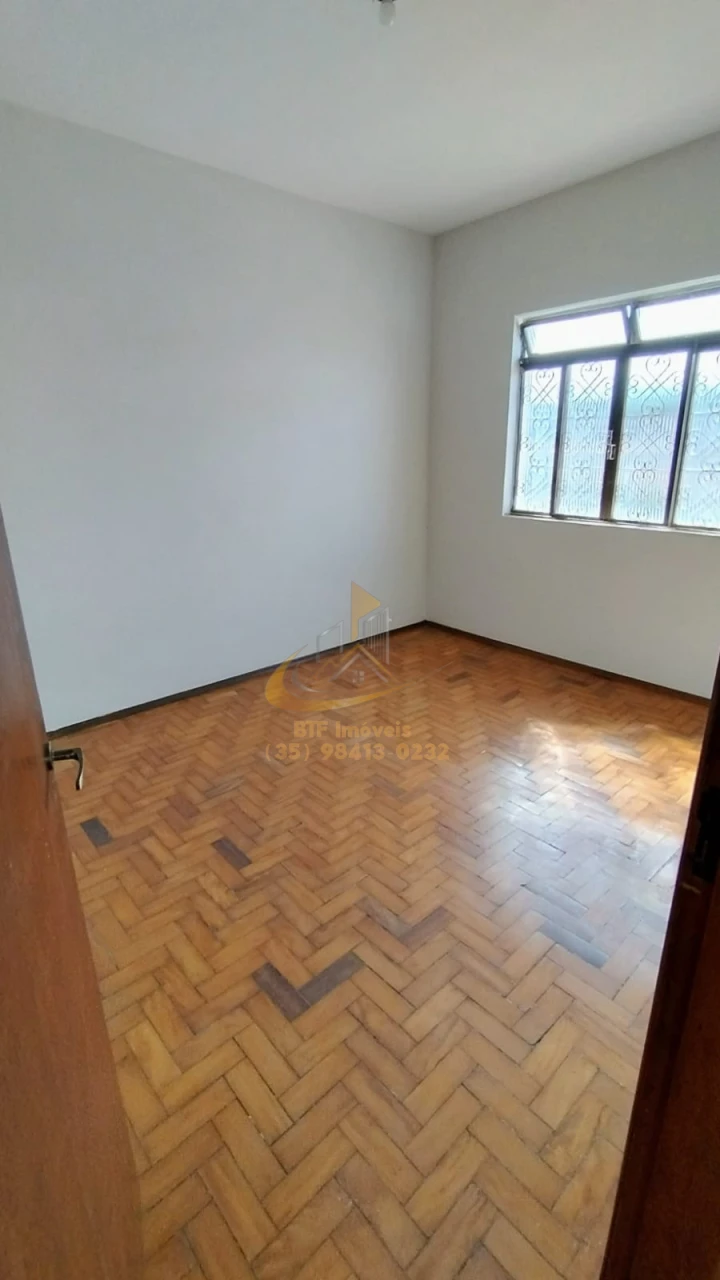 Imagens do imóveis CASA LOCAÇÃO JD GLORIA 3 QUARTOS, SALA, COZINHA, BANHEIRO, AREA SERV, QUINTAL,VARANDA, GARAGEM