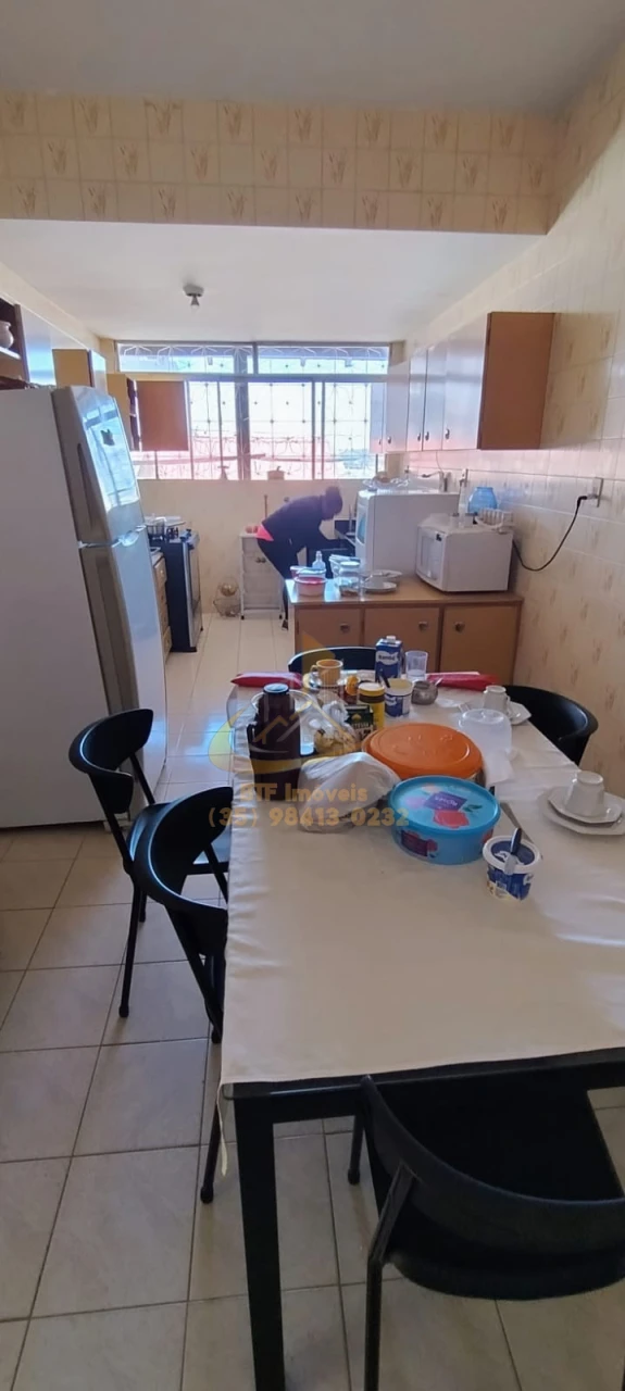 Imagens do imóveis casa venda Bairro Artur Bernardes 7quartos sendo 4 suites, varanda gourmet c churrasqueira,garagem,jardim