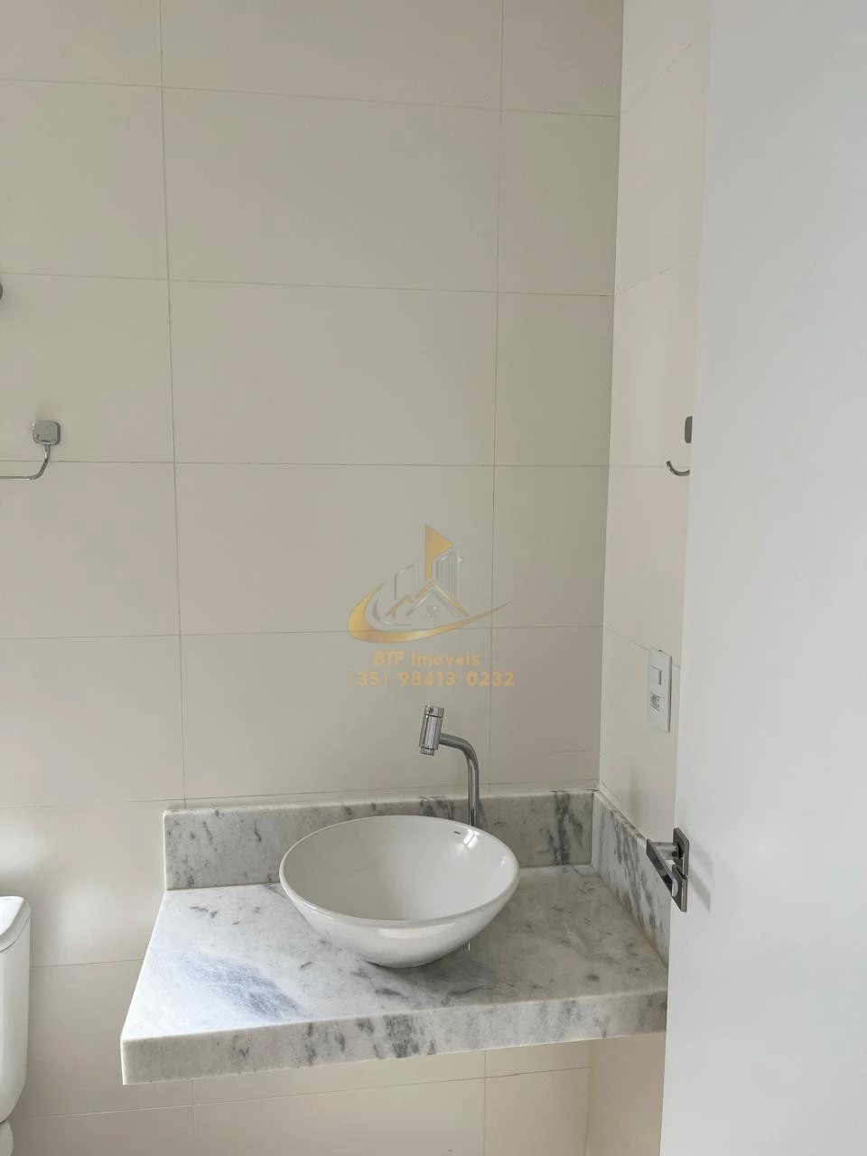 Imagens do imóveis STUDIO  LOCAÇAO  RES.COLIBRI,  CENTRO, 400 MTS DA UFLA