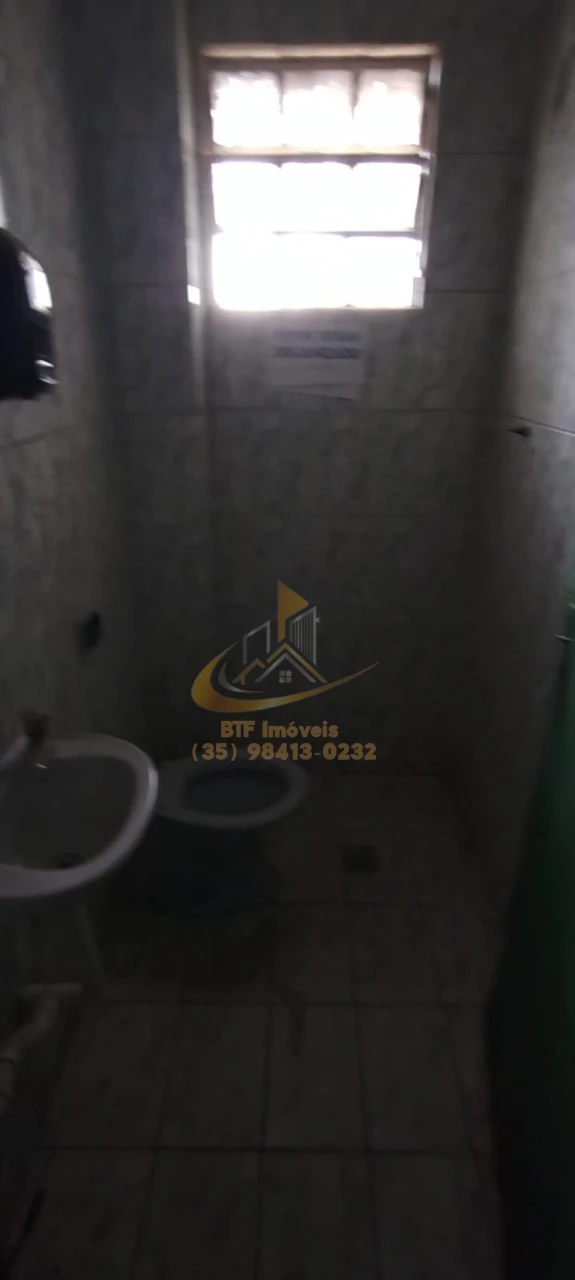 Imagens do imóveis GALPAO1= 300 MTS  LOCAÇÃO C 2 BANH, PIA GARAGEM E COMODO PELA RUA LATERAL