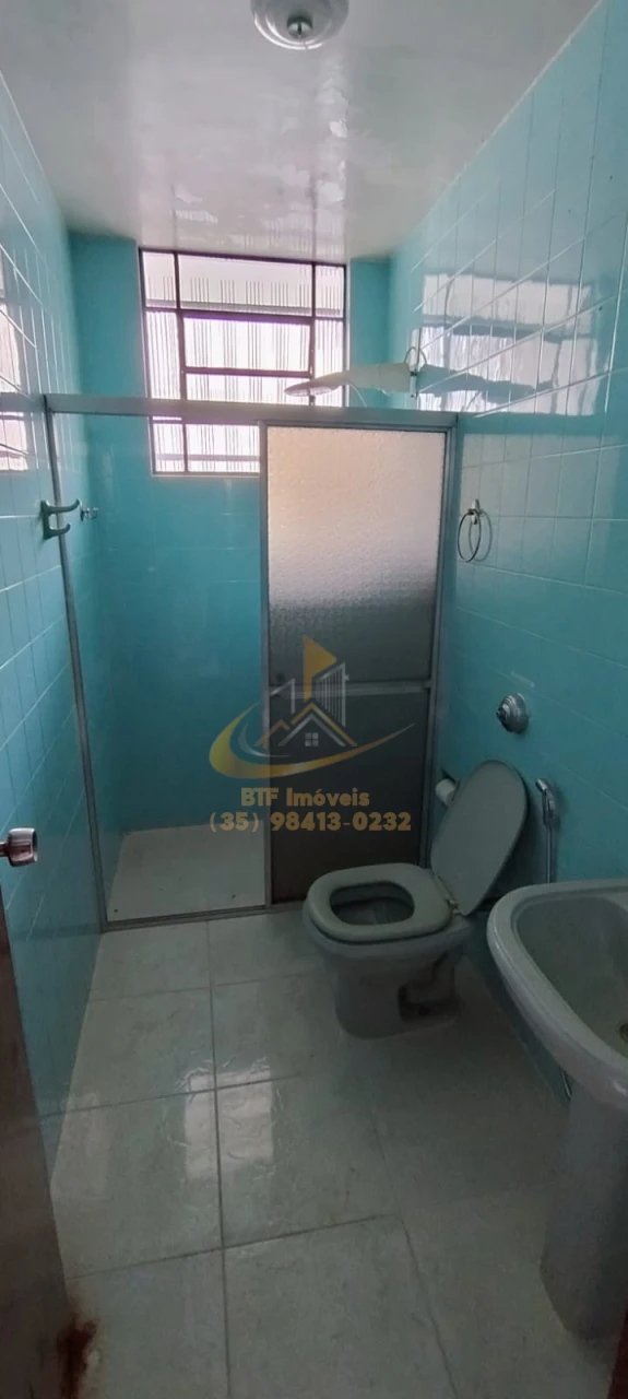 Imagens do imóveis CASA VENDA subsolo garagem terreo  sala e banh 1ºAndar  5 quartos sendo 1 suite , banh social, lavanderia