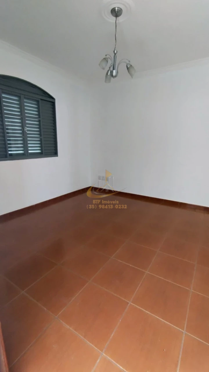 Imagens do imóveis casa locação 4 quartos sendo 1 suite,garagem varios carros, varanda, sala- copa, deposito , quintal
