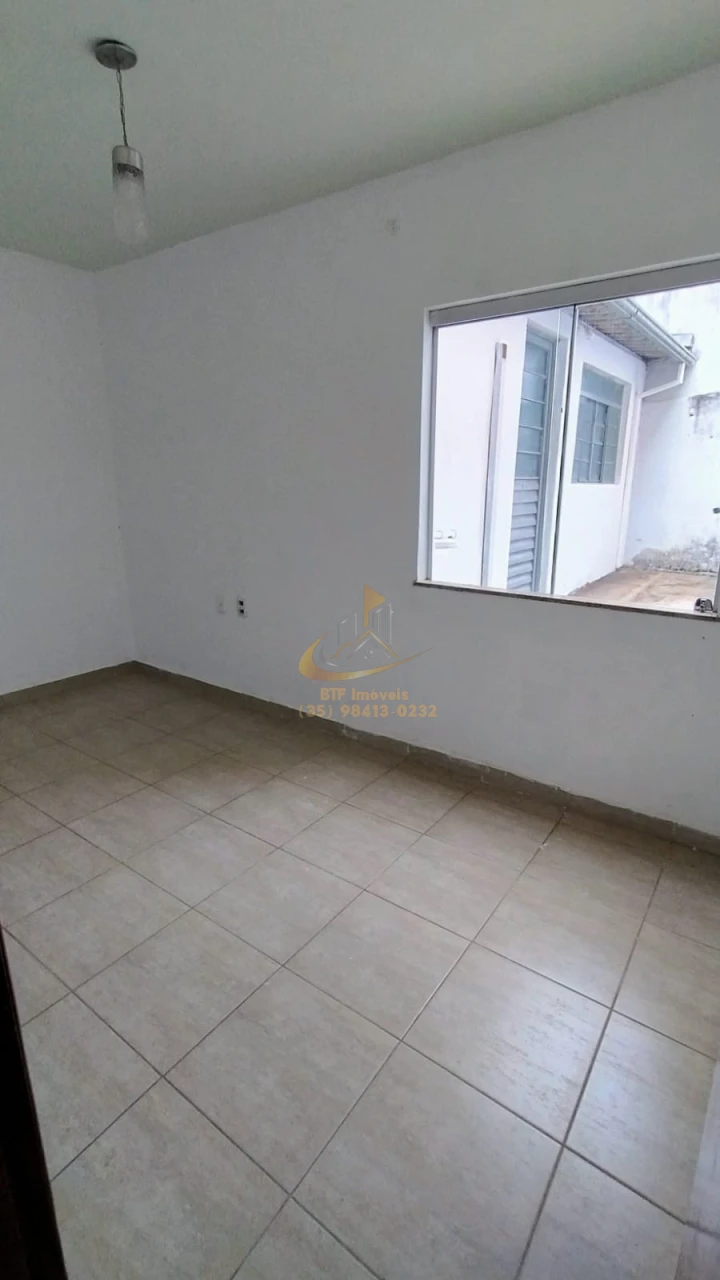 Imagens do imóveis CASA LOC. CENTRO 5/4, BANHEIRO, LAVABO, AREA SERV,QUINTAL  - SEM GARAGEM