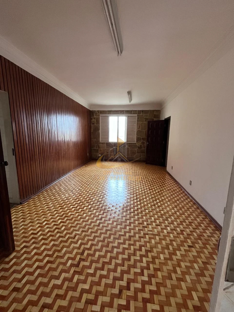 Imagens do imóveis imovel Comercial Centro Oportunidade com garagem e acessibilidade  05 salas, 02 banheiros