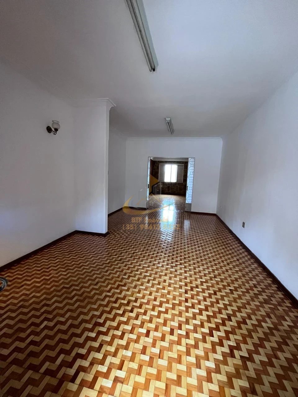 Imagens do imóveis imovel Comercial Centro Oportunidade com garagem e acessibilidade  05 salas, 02 banheiros