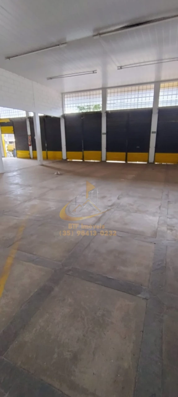 Imagens do imóveis GALPAO2= 300 OU 600 MTS  LOCAÇÃO C 2 BANH, PIA GARAGEM E COMODO PELA RUA LATERAL