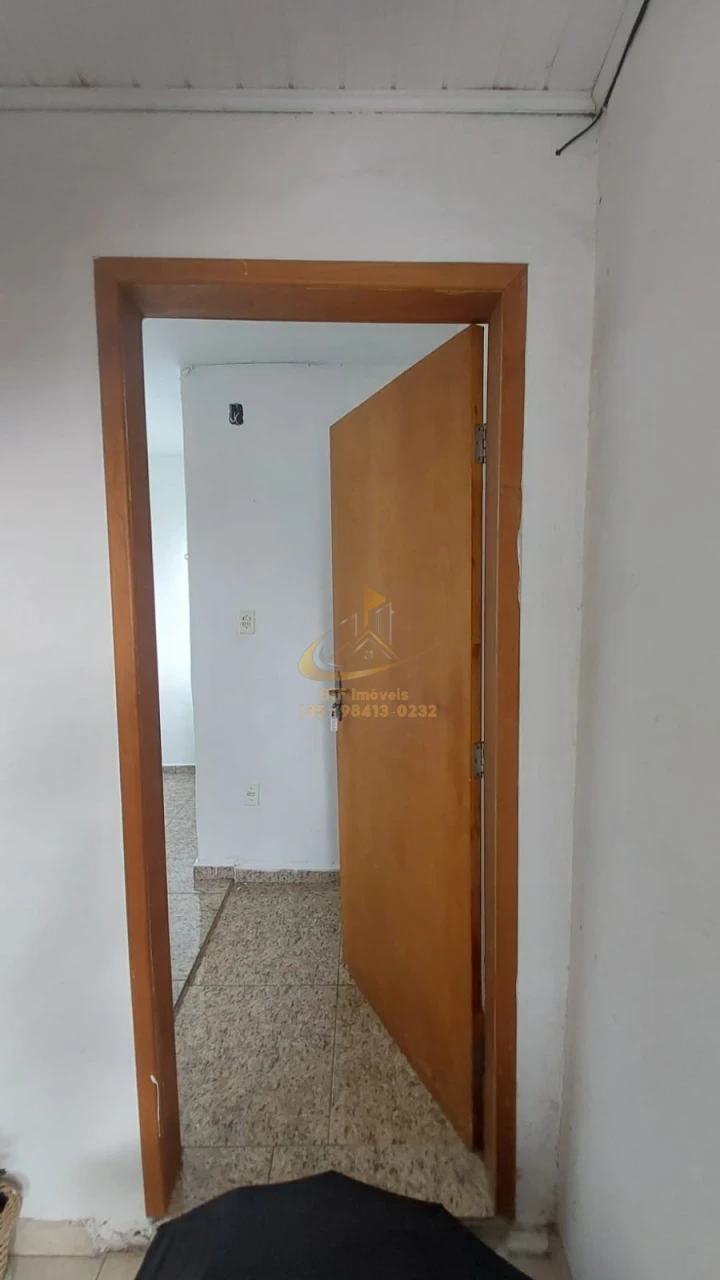 Imagens do imóveis apto kitnet locação  quarto, sala, cozinha, banheiro , area serviço e garagem - primeiro andar