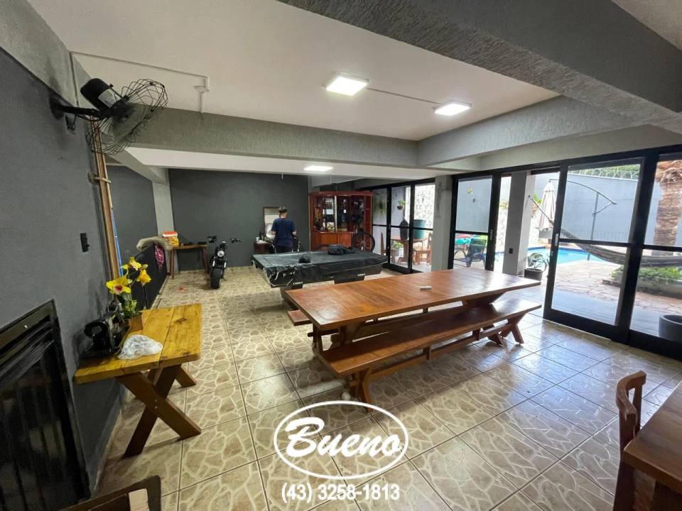 Imagens do imóveis Linda Casa à Venda no Jardim Las Vegas