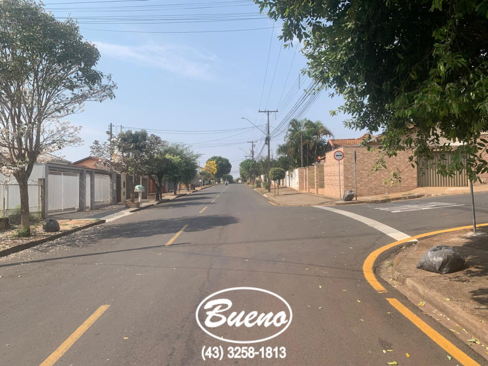 Imagens do imóveis Vende-se Casa no Centro com Lote de 500 Metros