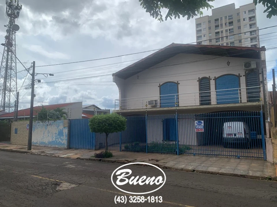 Imagens do imóveis Vende Casa Com Piscina no Centro