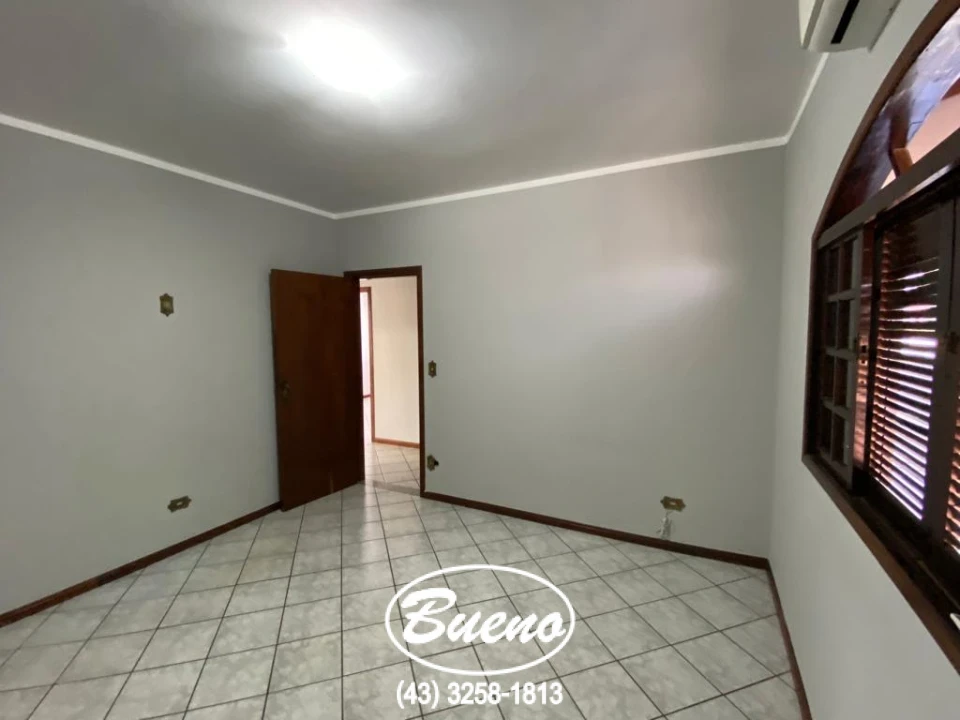 Imagens do imóveis Apartamento Sobre Loja no Centro