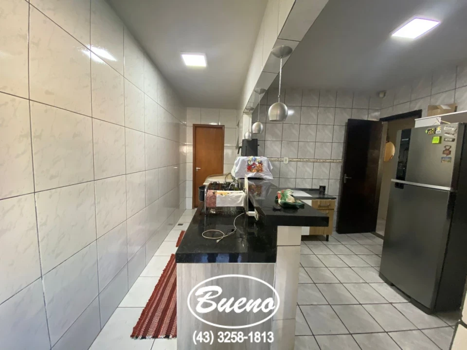 Imagens do imóveis Casa com Piscina a Venda