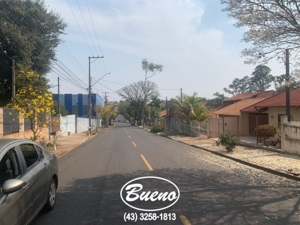 Imagens do imóveis Vende-se Casa no Centro com Lote de 500 Metros