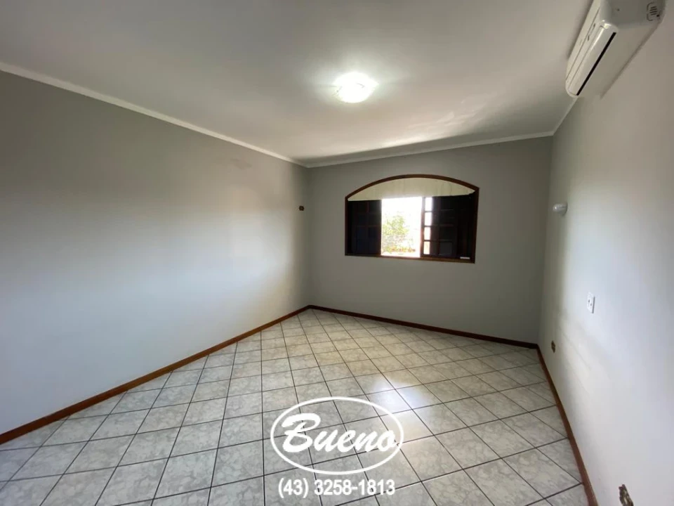 Imagens do imóveis Apartamento Sobre Loja no Centro