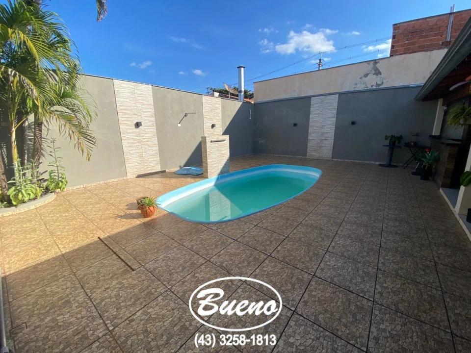Imagens do imóveis Casa com Piscina a Venda