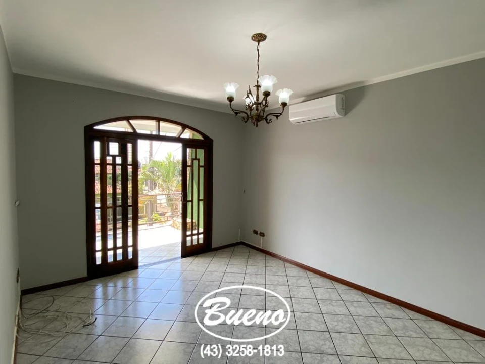 Imagens do imóveis Apartamento Sobre Loja no Centro