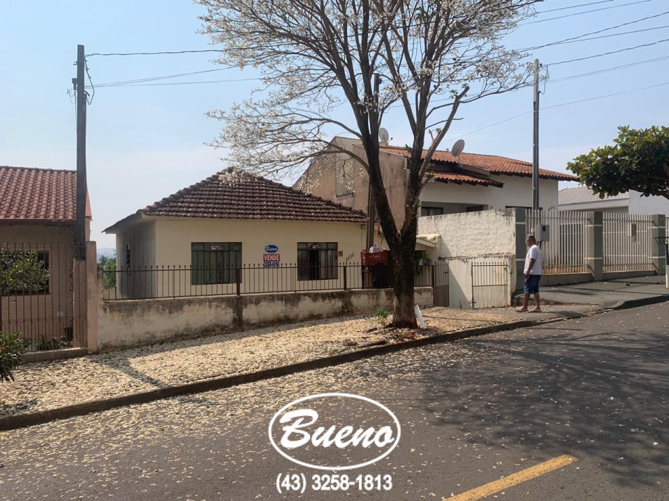 Imagens do imóveis Vende-se Casa no Centro com Lote de 500 Metros