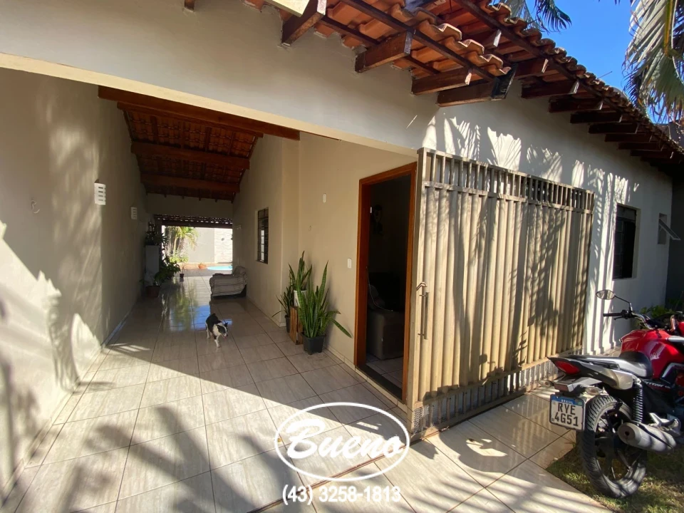 Imagens do imóveis Casa com Piscina a Venda