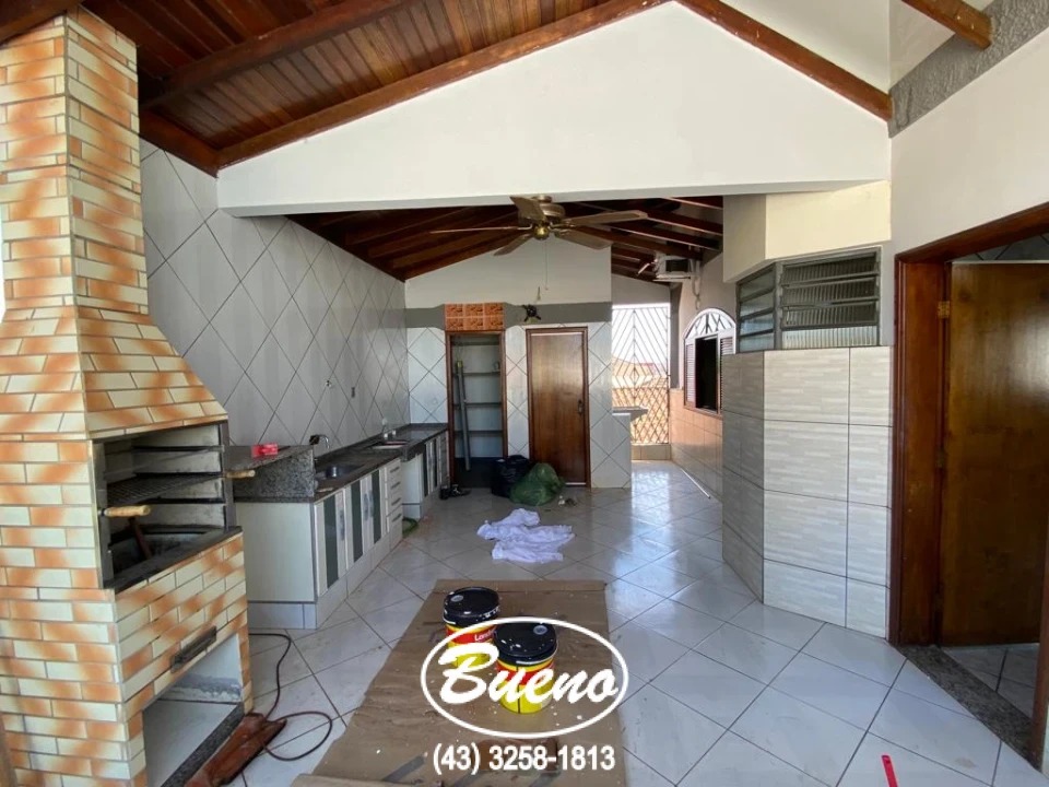 Imagens do imóveis Apartamento Sobre Loja no Centro