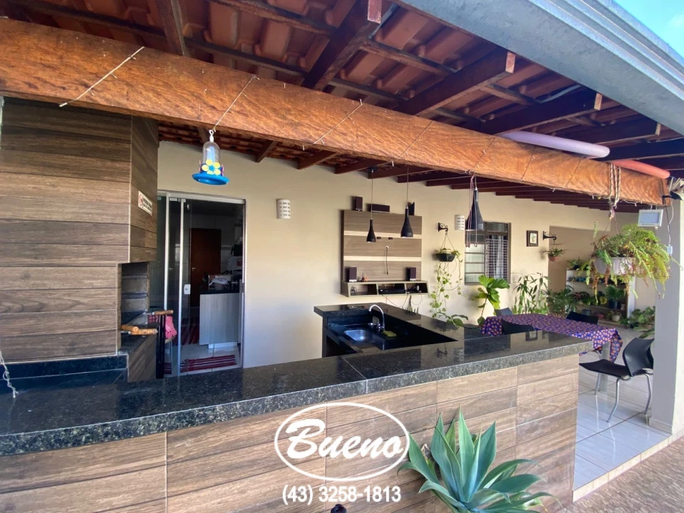 Imagens do imóveis Casa com Piscina a Venda
