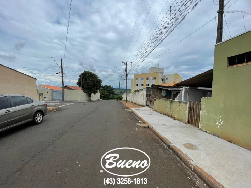 Imagens do imóveis Terreno com 03 Casas
