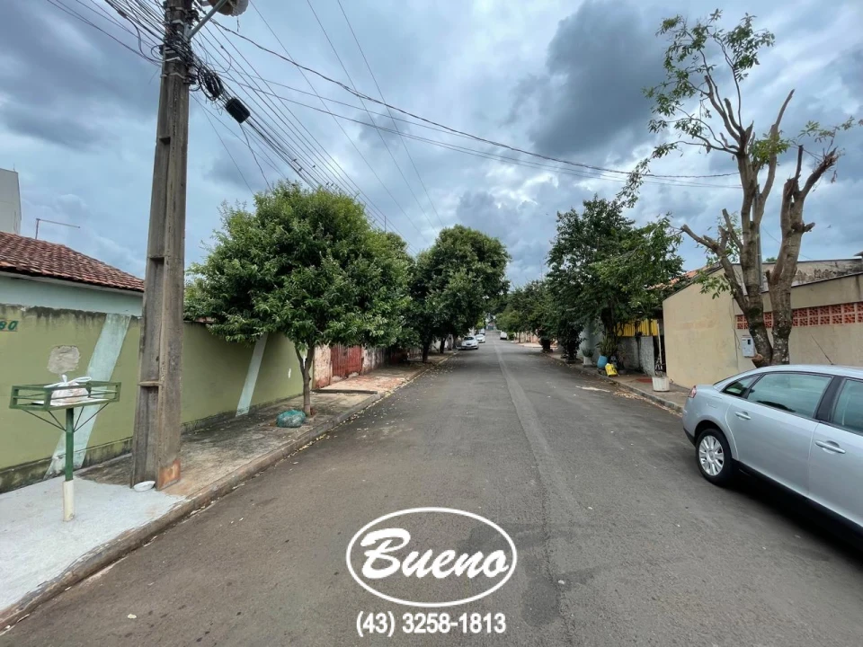 Imagens do imóveis Terreno com 03 Casas