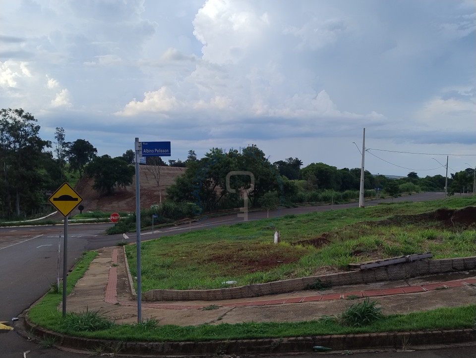 Imagens do imóveis Terreno Comercial em Ibiporã-Pr