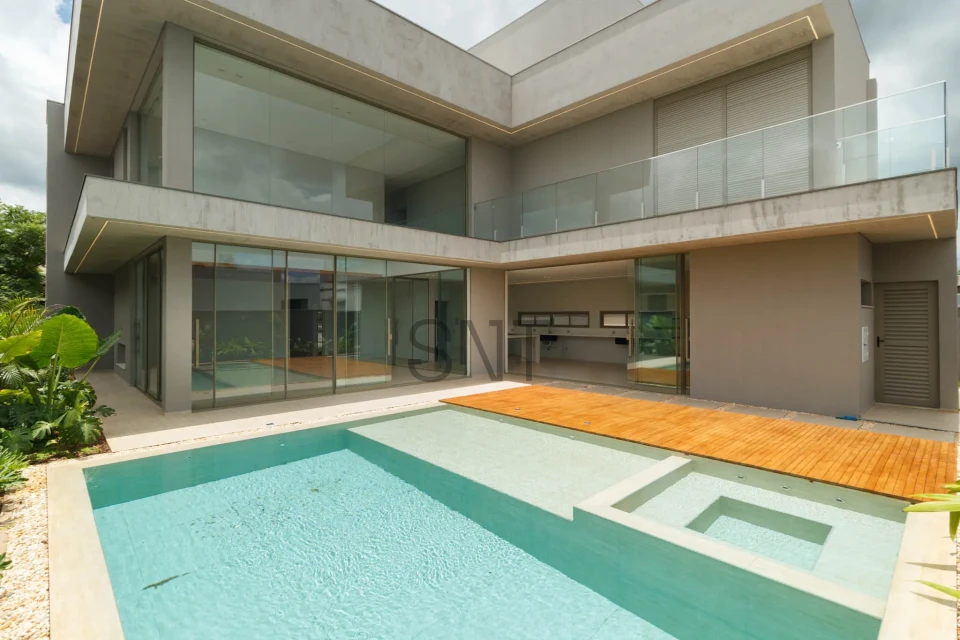 Imagens do imóveis Condomínio Sun Lake - 413 m² área construída - 4  suítes