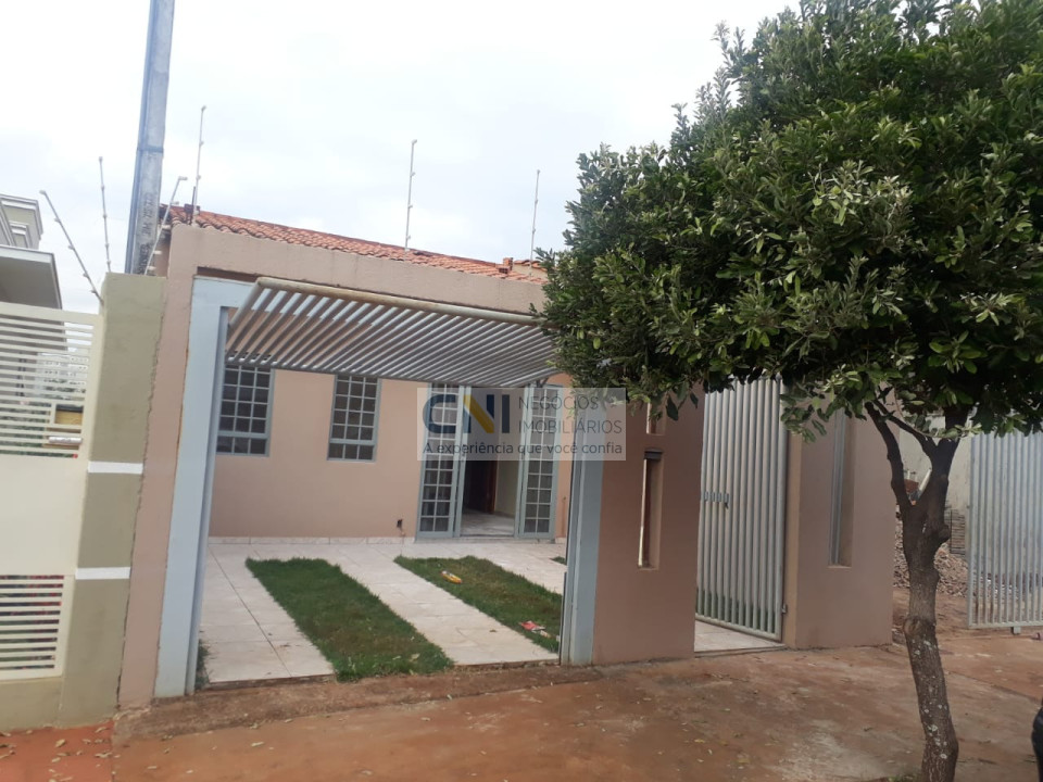 ÓTIMA CASA GEMINADA ASSOBRADADA
