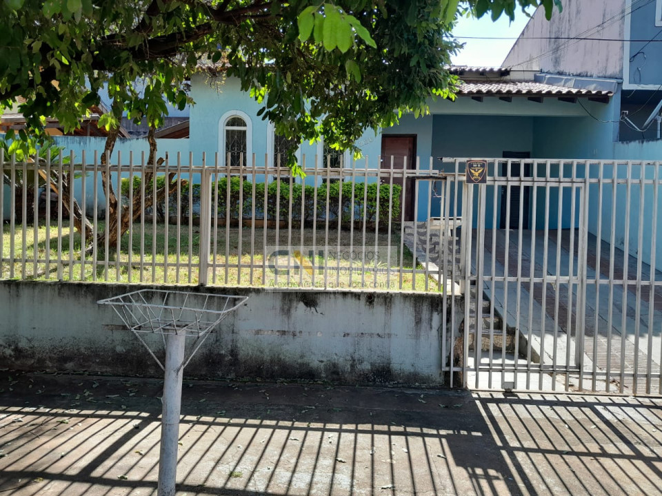 CASA 03 QUARTOS SUITE - JD. HEDY