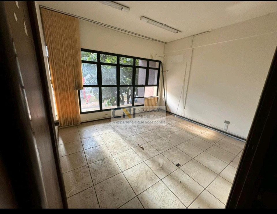 EXCELENTE PONTO COMERCIAL - SOBRE LOJA