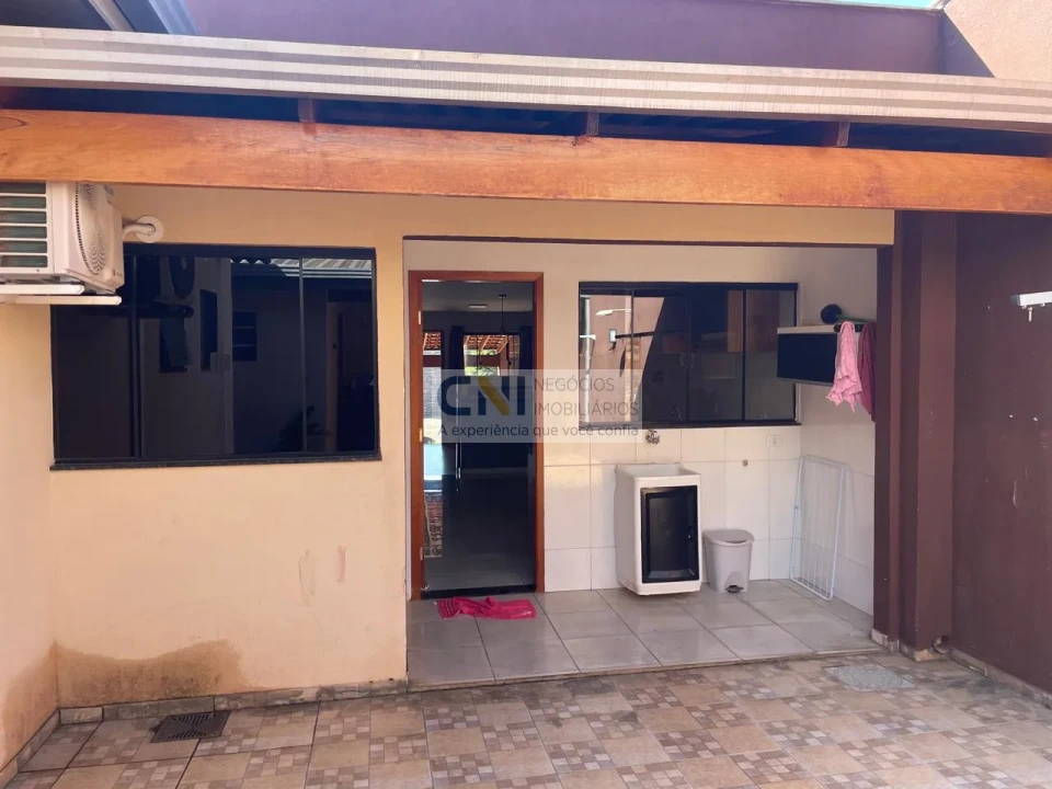 Imagens do imóveis CASA - LOCAÇAO 02 QUARTOS SENDO UMA SUITE - ZONA SUL