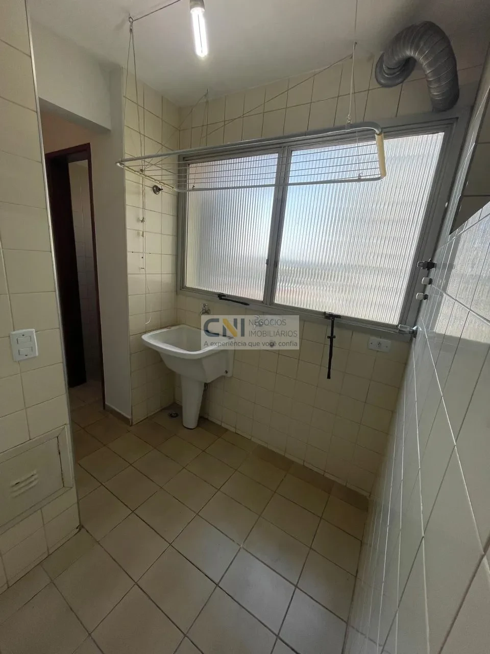 EDIFICIO GRACIOSA - 03 QUARTOS UMA SUITE - LONDRINA - PR