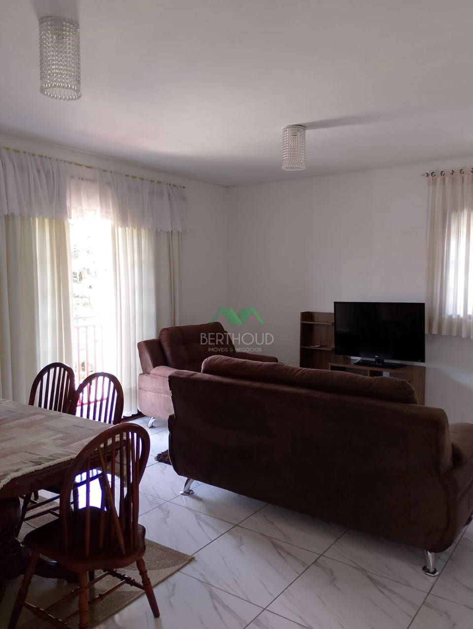 Imagens do imóveis Casa À Venda Em Campos Do Jordão Com Renda De R$8.000,00 Por Mes Com Locacao