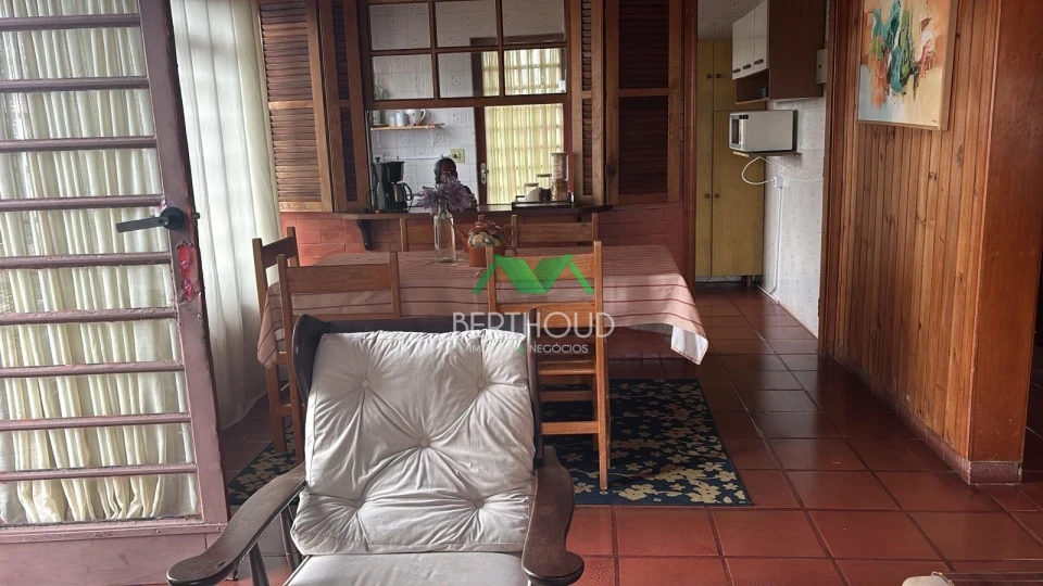 Imagens do imóveis casas com vista ampla para a cidade