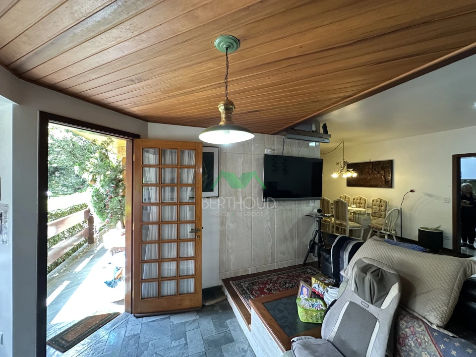 Imagens do imóveis APARTAMENTO A VENDA NO CORAÇÃO DO CAPIVARI EM CAMPOS DO JORDÃO  – OPORTUNIDADE IMPERDÍVEL!