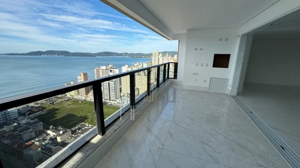 Imagens do imóveis Frente Avenida Meia Praia