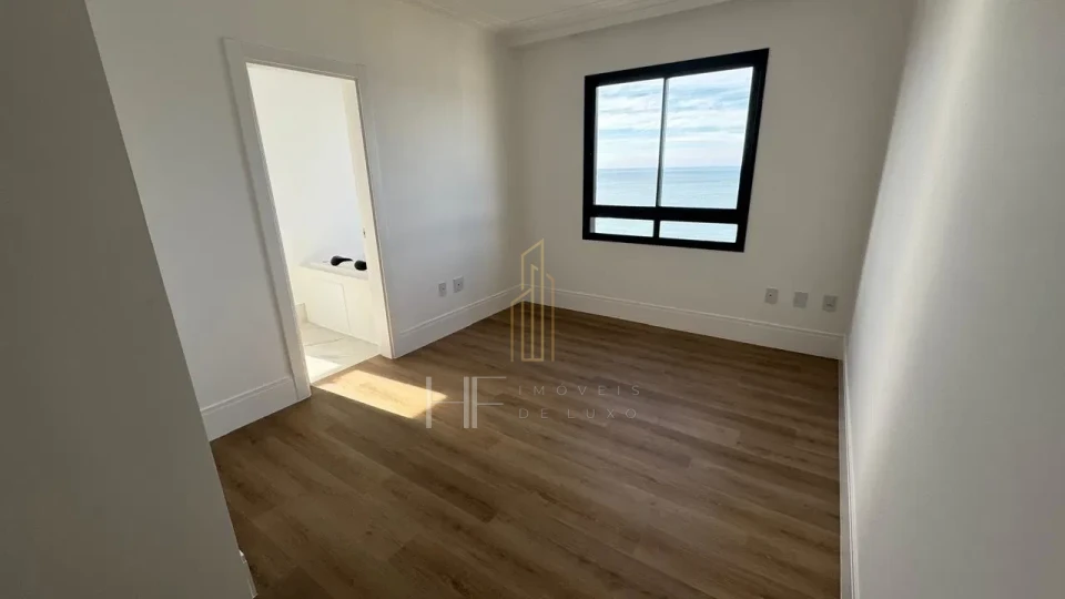 Imagens do imóveis Frente Avenida Meia Praia