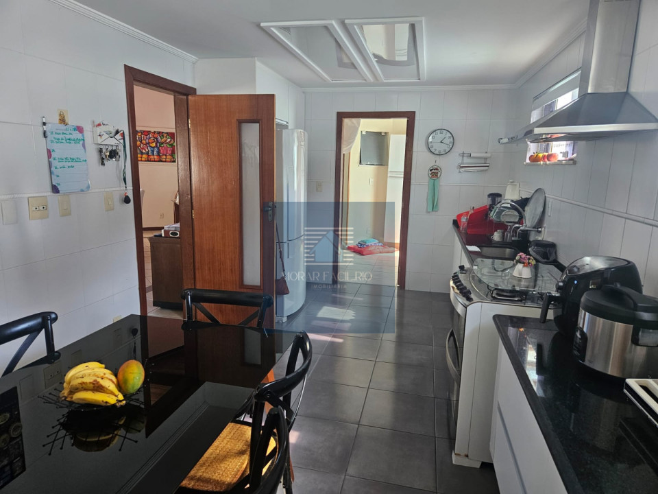 Imagens do imóveis Casa em Condomínio com 4 Quartos Sendo 2 Suítes
