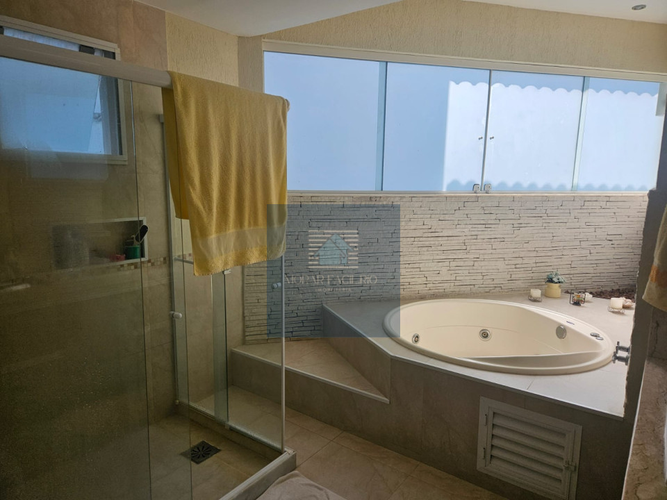 Imagens do imóveis Casa em Condomínio com 4 Quartos Sendo 2 Suítes