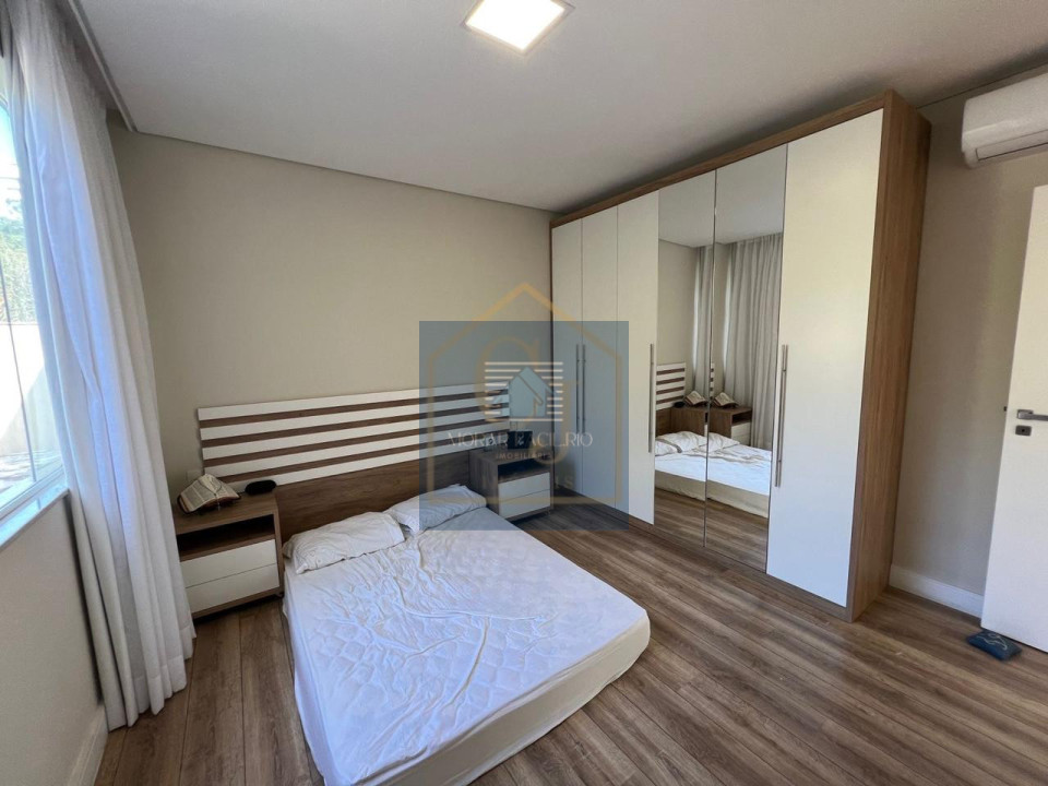 Imagens do imóveis Casa em Condomínio com 4 Suítes sendo 1 Master com Closet, Piscina, Churrasqueira, Escritório