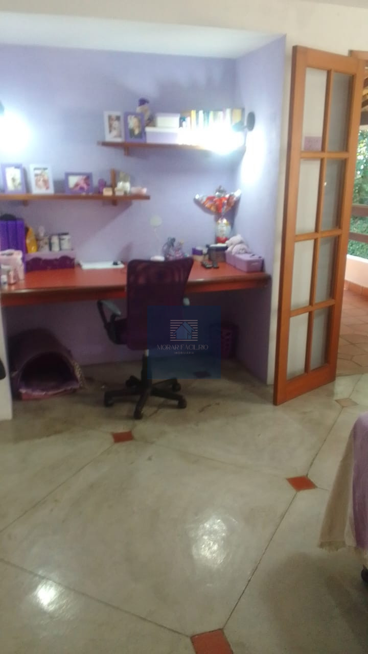 Imagens do imóveis Casa com 4 Suítes com Closets