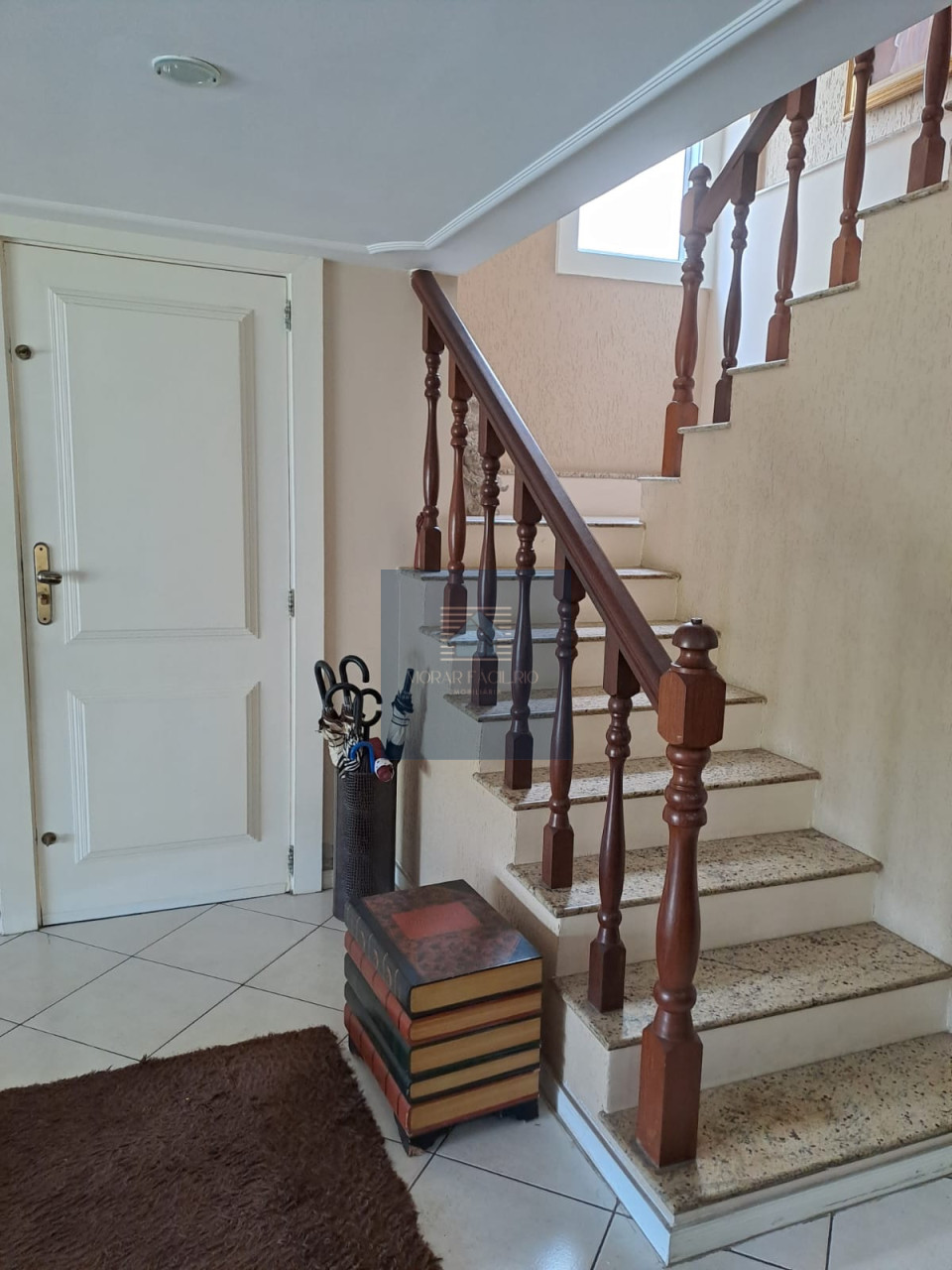 Imagens do imóveis Casa Duplex em Condomínio - 4 Quartos sendo 2 Suítes com Closet;  Piscina com Cascata, Jatão e Hidromassagem; Churrasqueira; Sauna; Jardim; Espaç