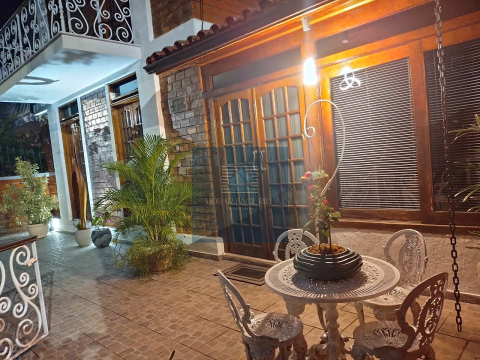 Imagens do imóveis Casa com 4 Quartos sendo 1 Suíte