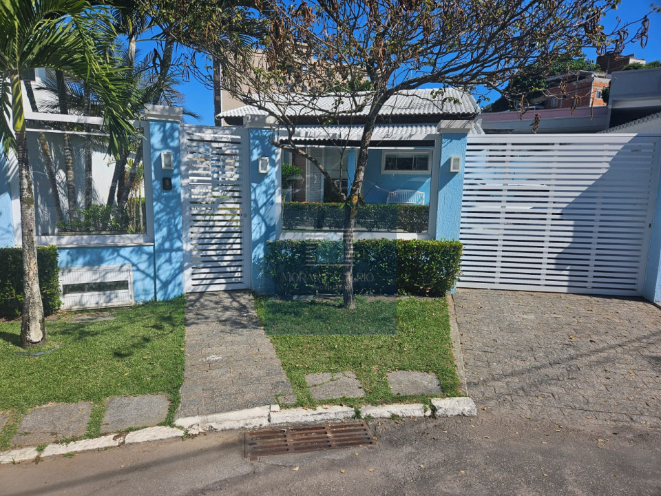 Imagens do imóveis Casa em Condomínio com 4 Quartos Sendo 2 Suítes