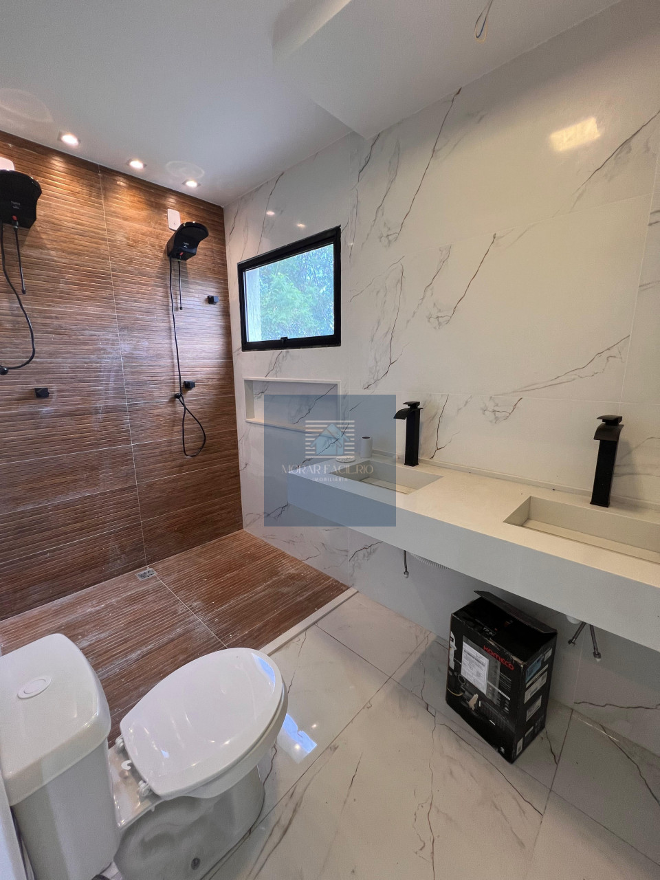 Imagens do imóveis Casa com 4 Suítes, Piscina com Iluminação e Prainha, Garagem com tomada para veículo elétrico
