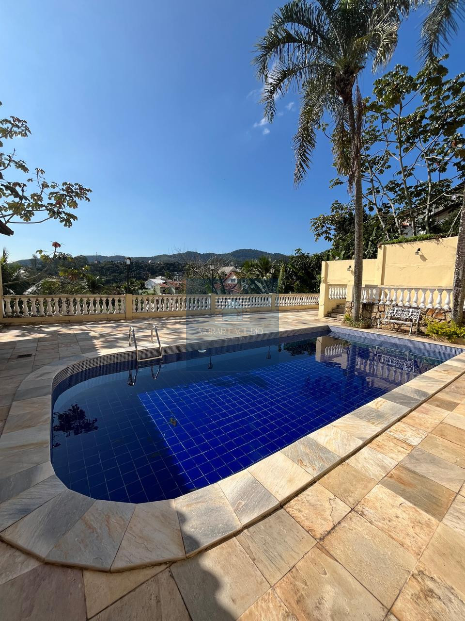 Imagens do imóveis Casa Triplex com Piscina