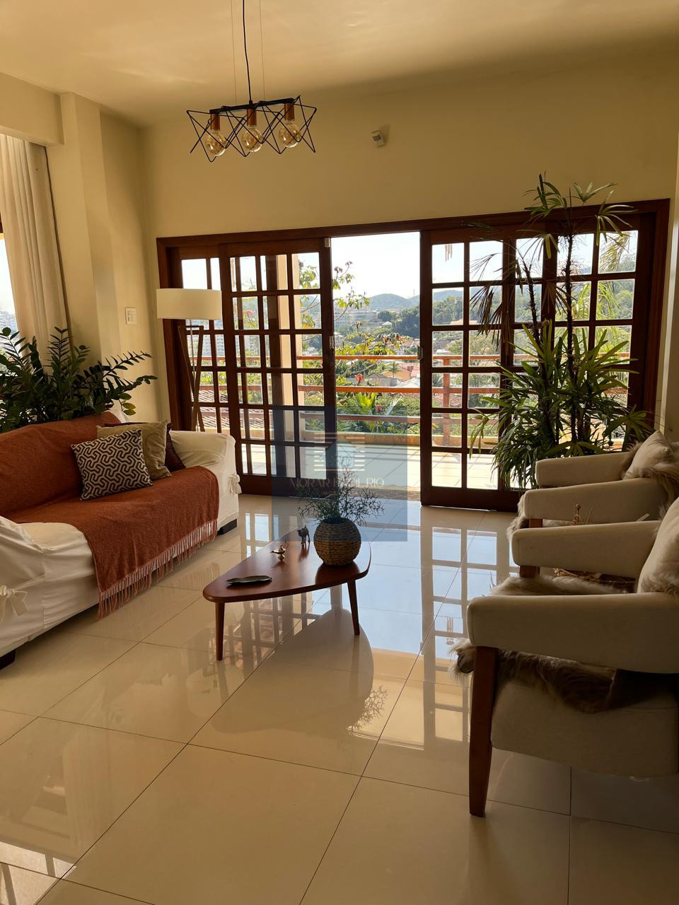 Imagens do imóveis Casa Triplex com Piscina