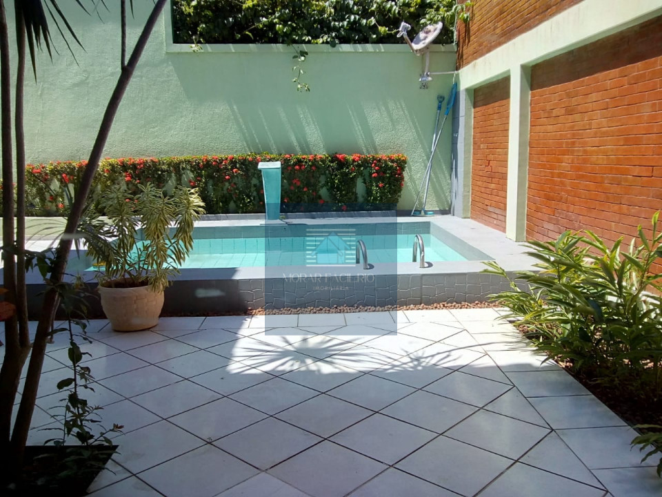 Imagens do imóveis Casa com 4 Quartos sendo 1 Suíte